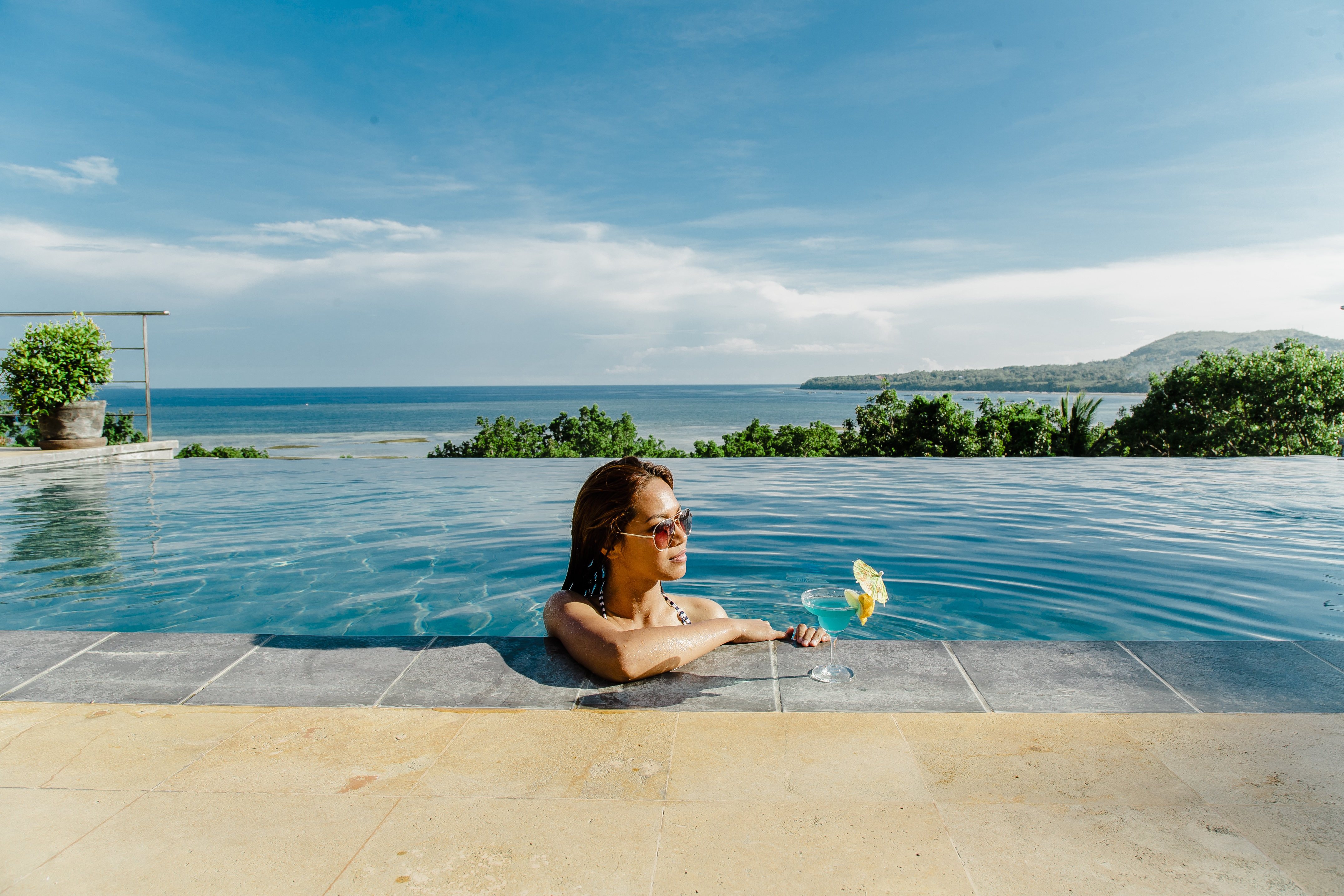 Ocean Suites — pool and grounds